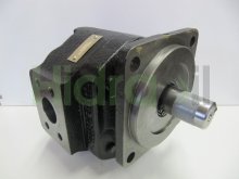 Imagen MC2215G5B25D Warynski motor hidráulico de engranajes 101 cc/rev con eje cilíndrico