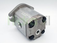Thumbnail of SNM2/11SC06 SNM2NN/011BN06SAM6E5E5NNNN/NNNNN Sauer Danfoss Turolla motor hidráulico de engranajes 11 cc/rev reversible con eje estriado z9 UNF